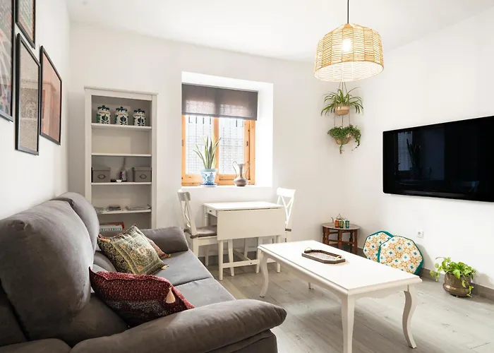 Warm Central Apartment Albayzin - Free Parking 15 Min Away
